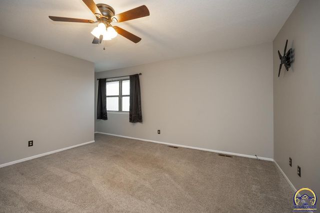 3036 SW Randolph AVE, Topeka, KS 66611