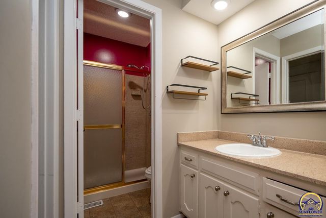 3036 SW Randolph AVE, Topeka, KS 66611