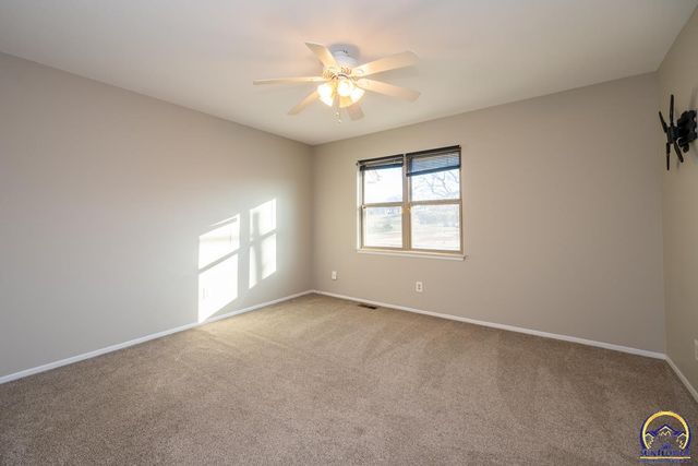 3036 SW Randolph AVE, Topeka, KS 66611