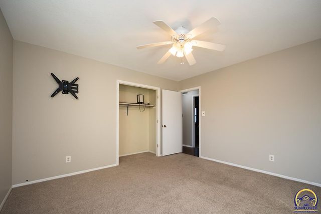 3036 SW Randolph AVE, Topeka, KS 66611