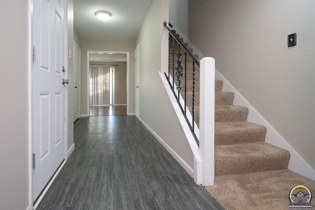 3036 SW Randolph AVE, Topeka, KS 66611