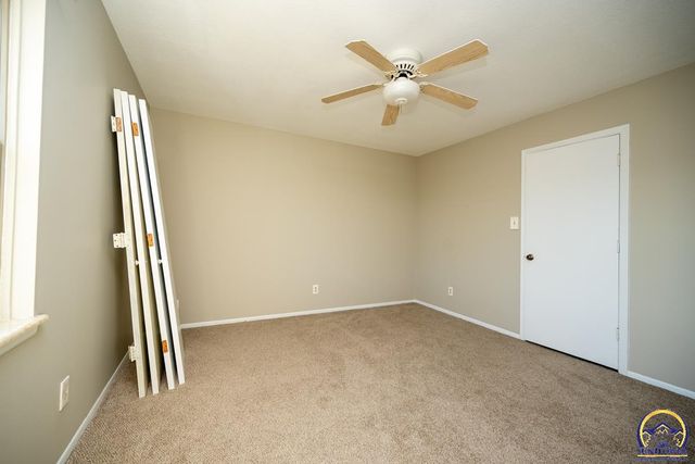 3036 SW Randolph AVE, Topeka, KS 66611