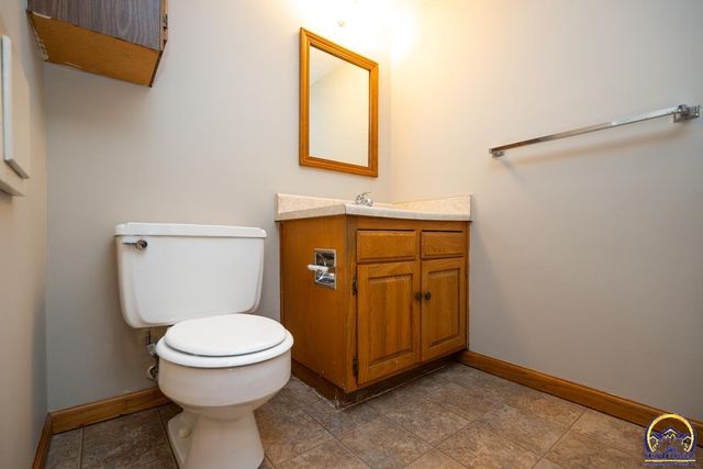 3036 SW Randolph AVE, Topeka, KS 66611