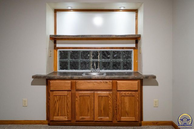 3036 SW Randolph AVE, Topeka, KS 66611