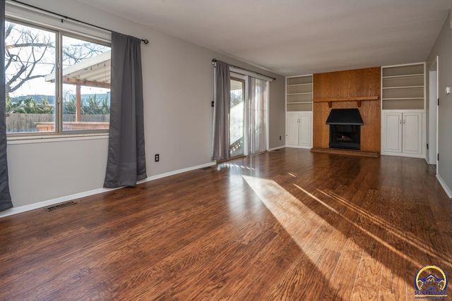 3036 SW Randolph AVE, Topeka, KS 66611