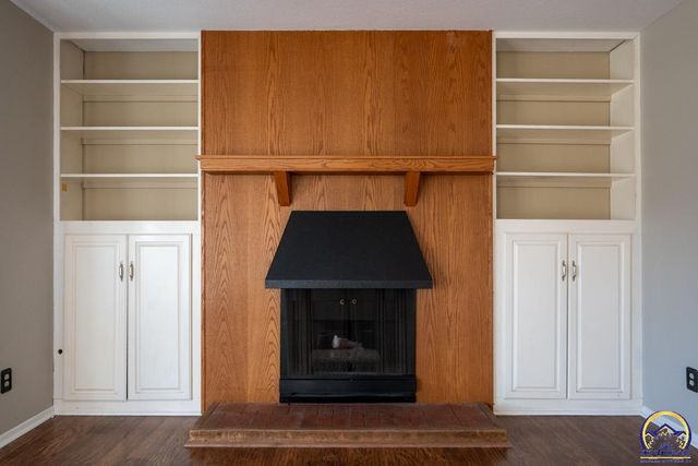 3036 SW Randolph AVE, Topeka, KS 66611