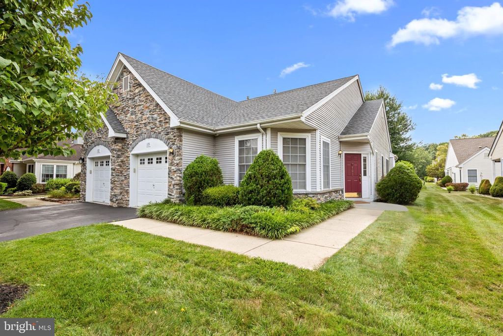 109 BURHOLME DR, Hamilton, NJ 08691
