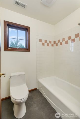 47108 290th Ave SE, Enumclaw, WA 98022