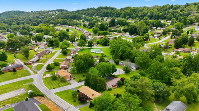 716 Kendrick Creek Road, Kingsport, TN 37663