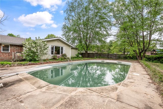 2105 Carnes Drive, Springdale, AR 72762