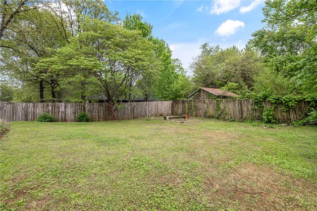 2105 Carnes Drive, Springdale, AR 72762