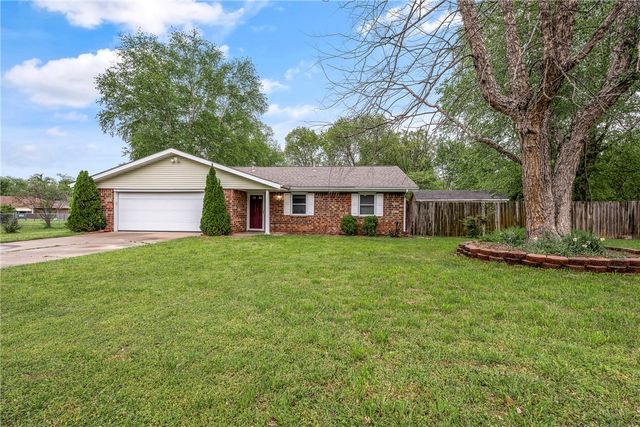 2105 Carnes Drive, Springdale, AR 72762