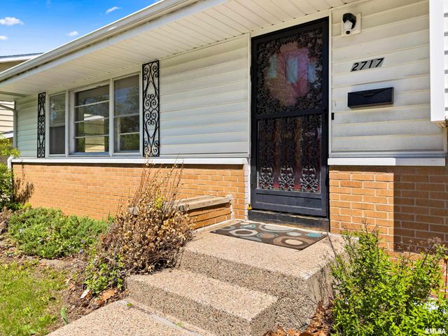 2717 W CASTLE Court, Peoria, IL 61614