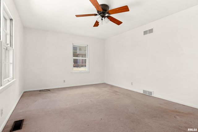 2717 W CASTLE Court, Peoria, IL 61614