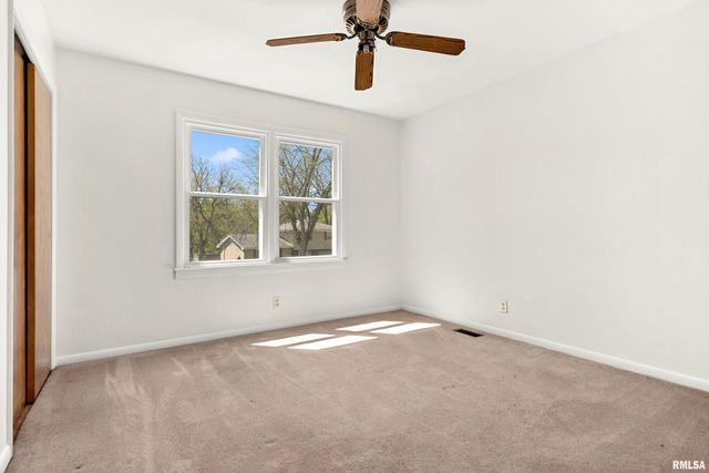 2717 W CASTLE Court, Peoria, IL 61614