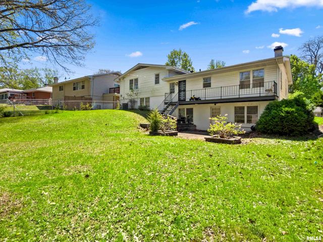 2717 W CASTLE Court, Peoria, IL 61614