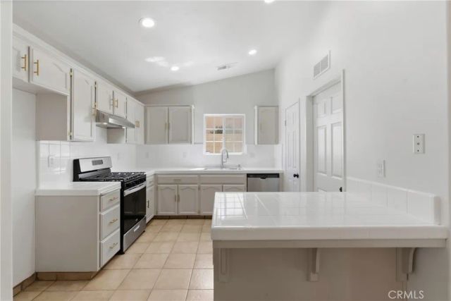 3217 Sierra Meadows, Bakersfield, CA 93313