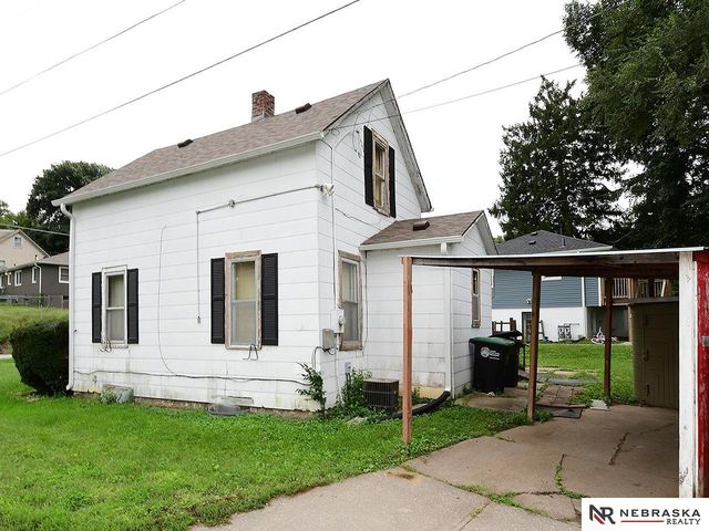 7114 N 39th Street, Omaha, NE 68112