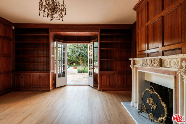 1004 N Beverly Drive, Beverly Hills, CA 90210