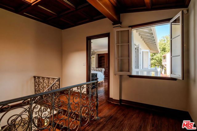 1004 N Beverly Drive, Beverly Hills, CA 90210