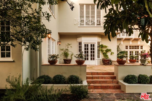 1004 N Beverly Drive, Beverly Hills, CA 90210