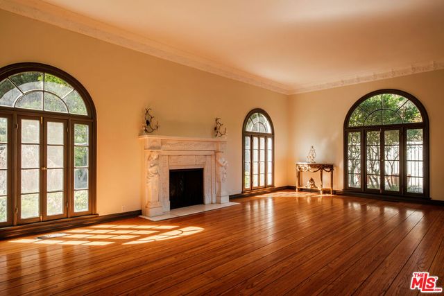 1004 N Beverly Drive, Beverly Hills, CA 90210