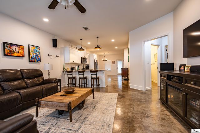 148 LE MANS LOOP, Sterlington, LA 71280