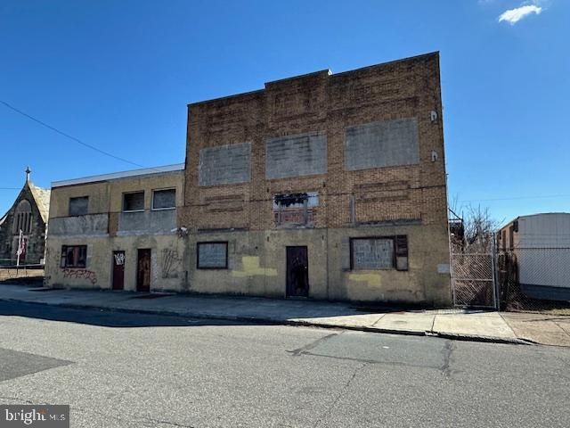 513-517 W 3RD ST, Chester, PA 19013