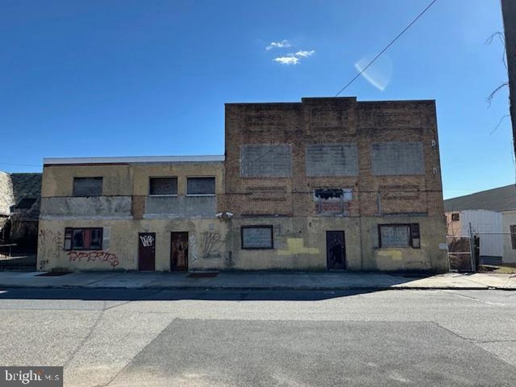 513-517 W 3RD ST, Chester, PA 19013