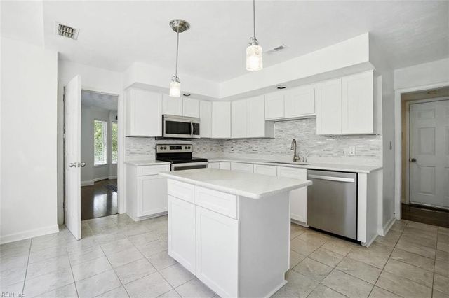 6400 Sand Gate DR N, Suffolk, VA 23435