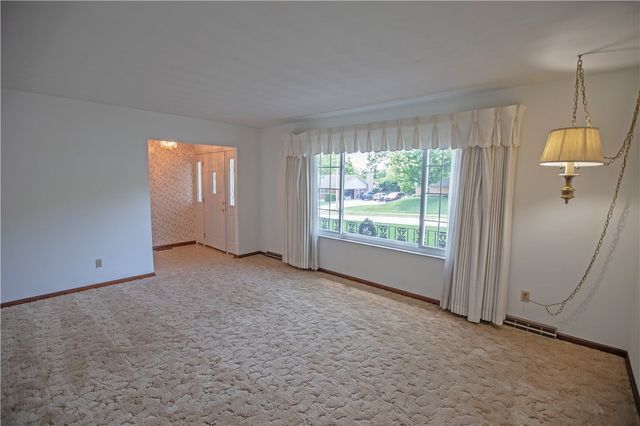 950 Rayberta Drive, Vandalia, OH 45377