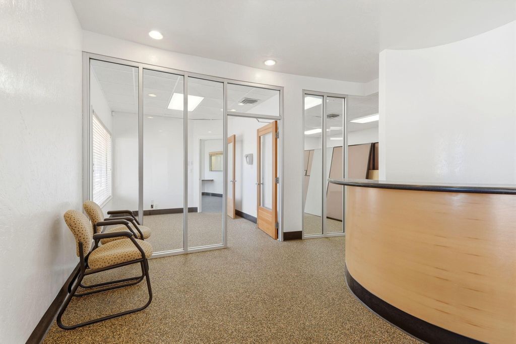 Image 16 of property listing at 724 N Ben Maddox Way, Visalia, CA 93292