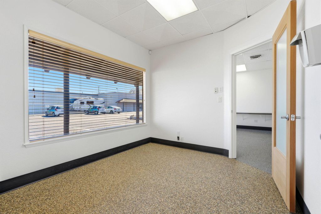 Image 17 of property listing at 724 N Ben Maddox Way, Visalia, CA 93292