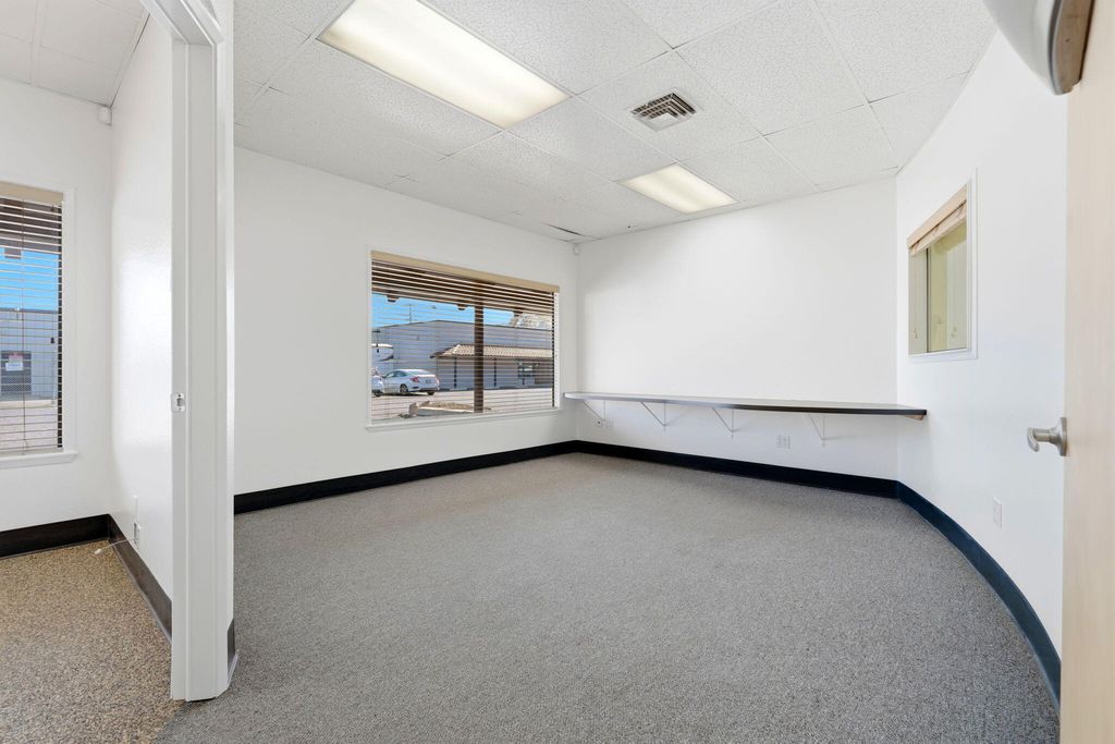 Image 18 of property listing at 724 N Ben Maddox Way, Visalia, CA 93292