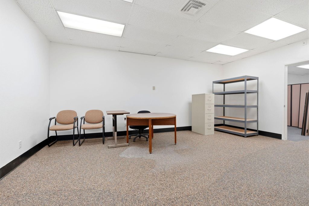 Image 19 of property listing at 724 N Ben Maddox Way, Visalia, CA 93292