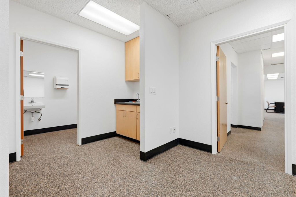 Image 20 of property listing at 724 N Ben Maddox Way, Visalia, CA 93292