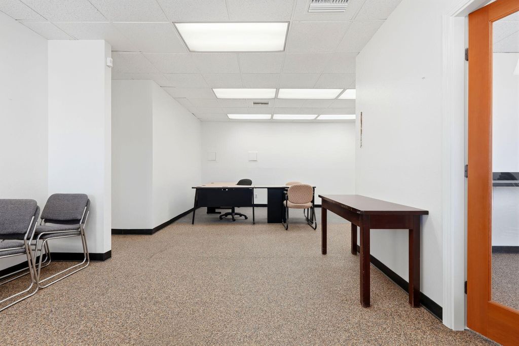 Image 22 of property listing at 724 N Ben Maddox Way, Visalia, CA 93292