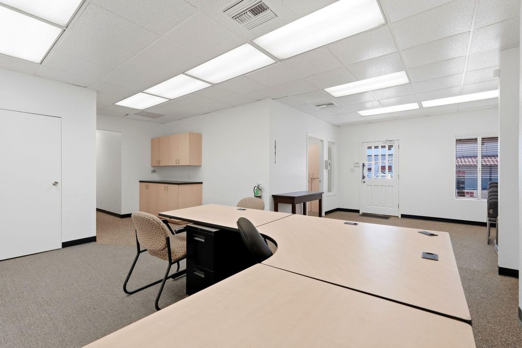 Image 23 of property listing at 724 N Ben Maddox Way, Visalia, CA 93292