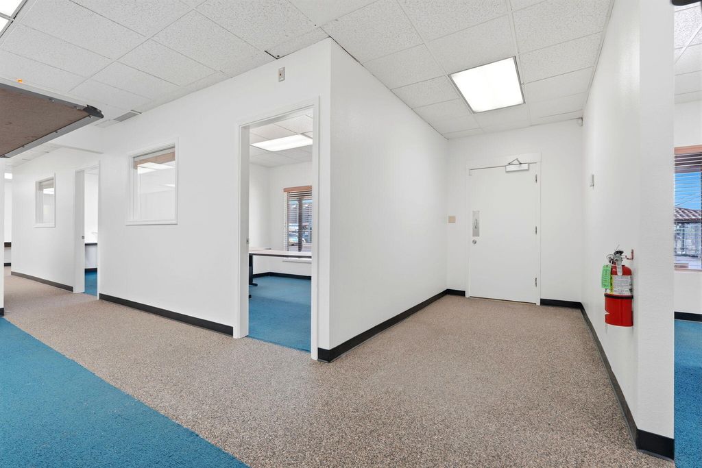 Image 27 of property listing at 724 N Ben Maddox Way, Visalia, CA 93292