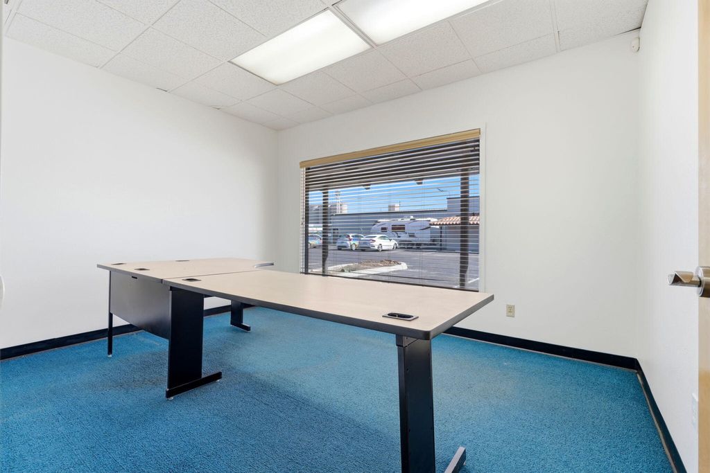 Image 28 of property listing at 724 N Ben Maddox Way, Visalia, CA 93292