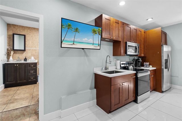 3134 Carter St 2, Miami, FL 33133