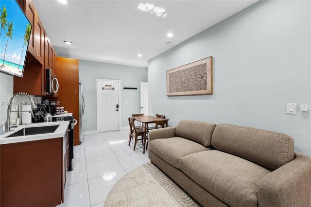 3134 Carter St 2, Miami, FL 33133