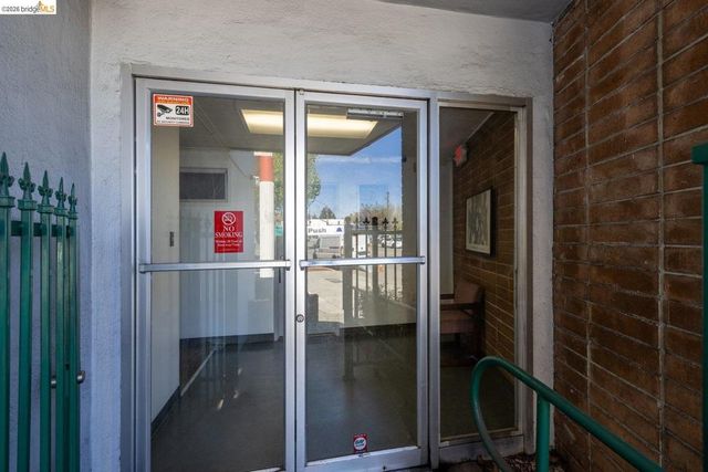 3021 Telegraph Ave, Berkeley, CA 94705