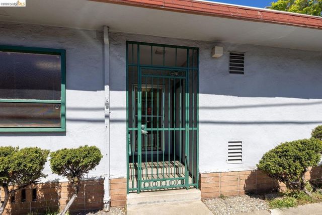 3021 Telegraph Ave, Berkeley, CA 94705