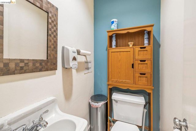 3021 Telegraph Ave, Berkeley, CA 94705