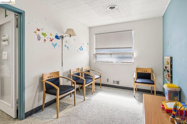 3021 Telegraph Ave, Berkeley, CA 94705