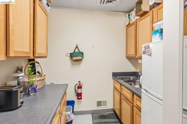 3021 Telegraph Ave, Berkeley, CA 94705