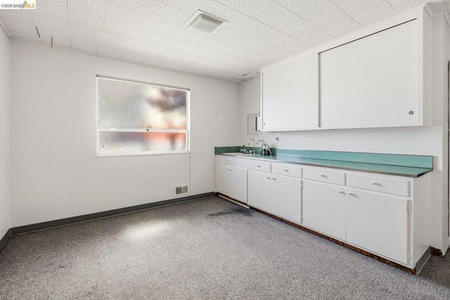 3021 Telegraph Ave, Berkeley, CA 94705