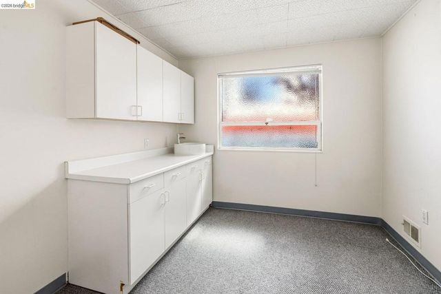 3021 Telegraph Ave, Berkeley, CA 94705