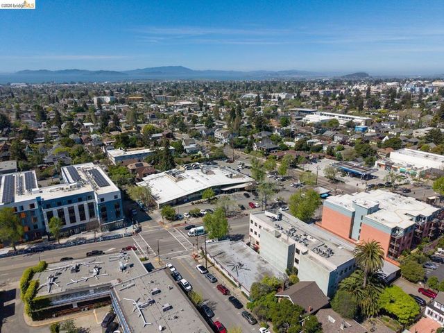 3021 Telegraph Ave, Berkeley, CA 94705